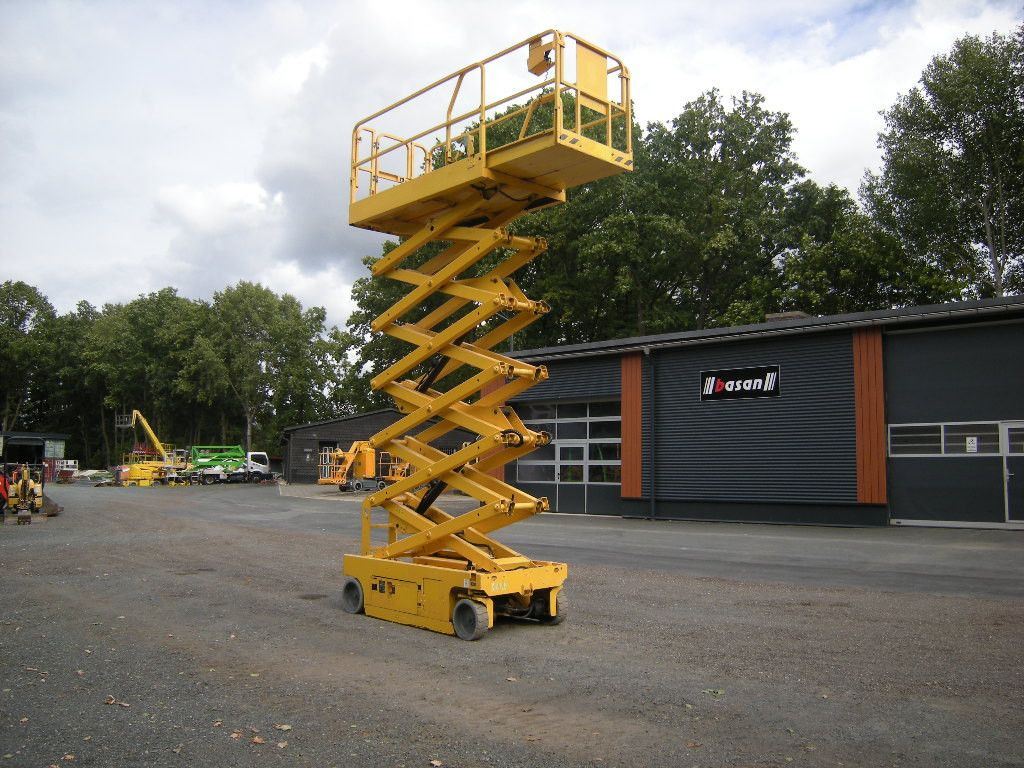 Genie GS 4047 Scherenarbeitsbühne Genie 14 m - Truck mounted aerial platform: picture 5 Genie GS 4047 Scherenarbeitsbühne Genie 14 m - Truck mounted aerial platform: picture 5