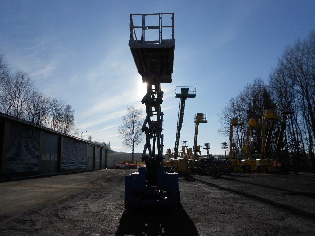 Genie GS4069BE, Hybrid, Allrad, Stützen, AH 14 m - Scissor lift: picture 3 Genie GS4069BE, Hybrid, Allrad, Stützen, AH 14 m - Scissor lift: picture 3