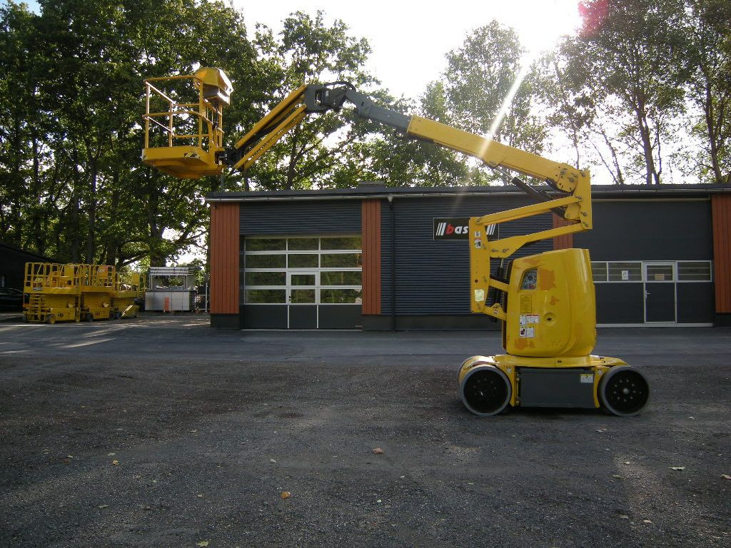 Haulotte HA12CJ+ , AH 12m, Korbarm drehbar - Truck mounted aerial platform: picture 1 Haulotte HA12CJ+ , AH 12m, Korbarm drehbar - Truck mounted aerial platform: picture 1