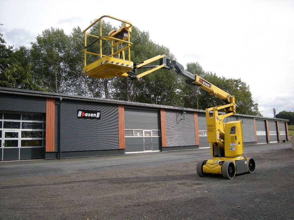 Haulotte HA12CJ+ , AH 12m, Korbarm drehbar - Truck mounted aerial platform: picture 2 Haulotte HA12CJ+ , AH 12m, Korbarm drehbar - Truck mounted aerial platform: picture 2