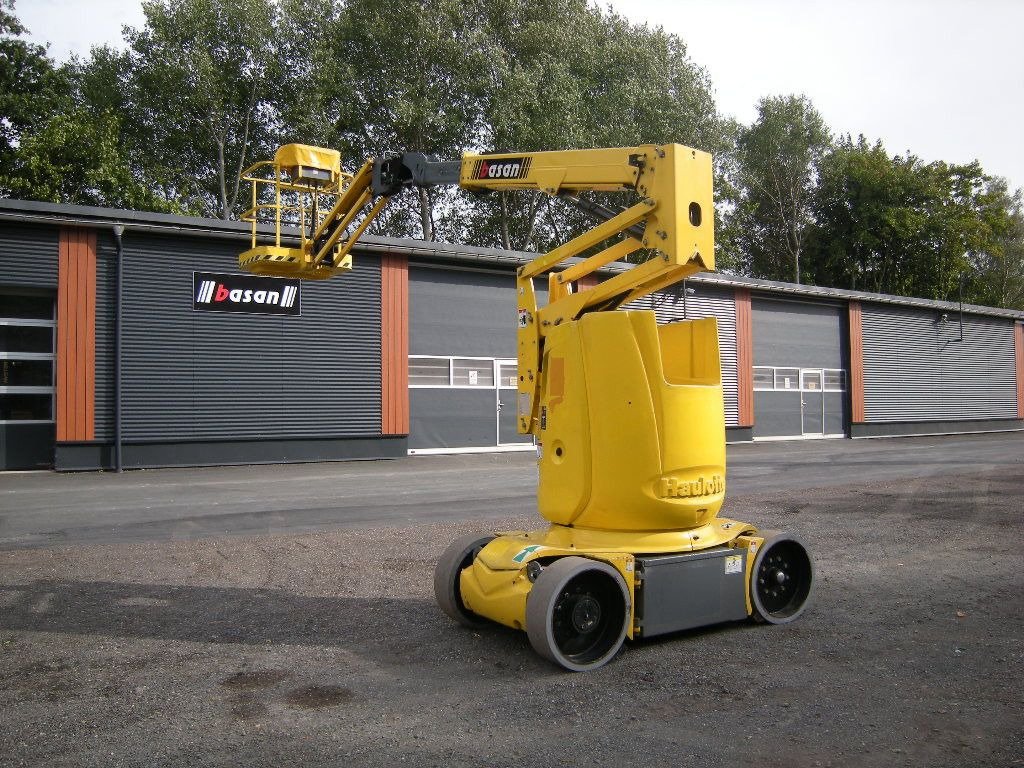 Haulotte HA12CJ+ , AH 12m, Korbarm drehbar - Truck mounted aerial platform: picture 3 Haulotte HA12CJ+ , AH 12m, Korbarm drehbar - Truck mounted aerial platform: picture 3