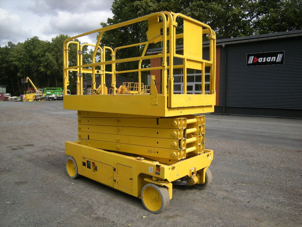 Truck mounted aerial platform JLG 3246, Scherenarbeitsbühne, 11,9 m: picture 22