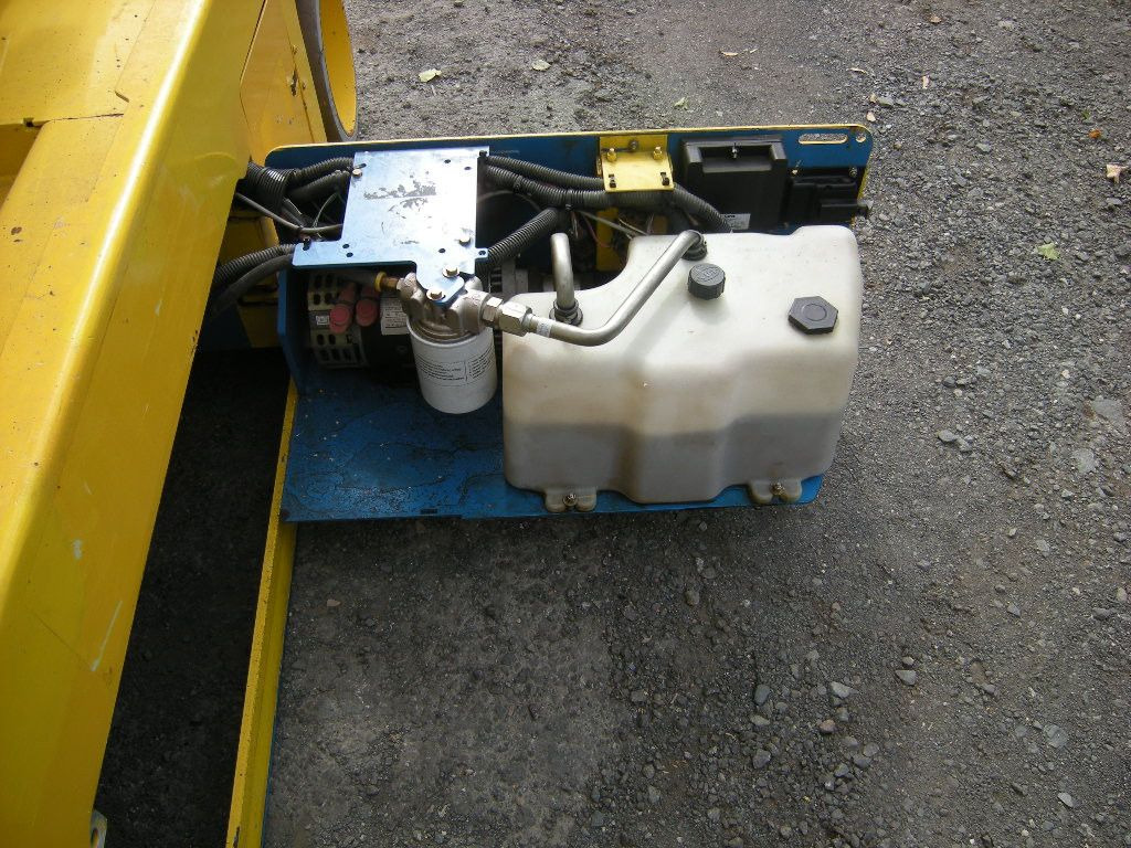 Truck mounted aerial platform JLG 3246, Scherenarbeitsbühne, 11,9 m: picture 11