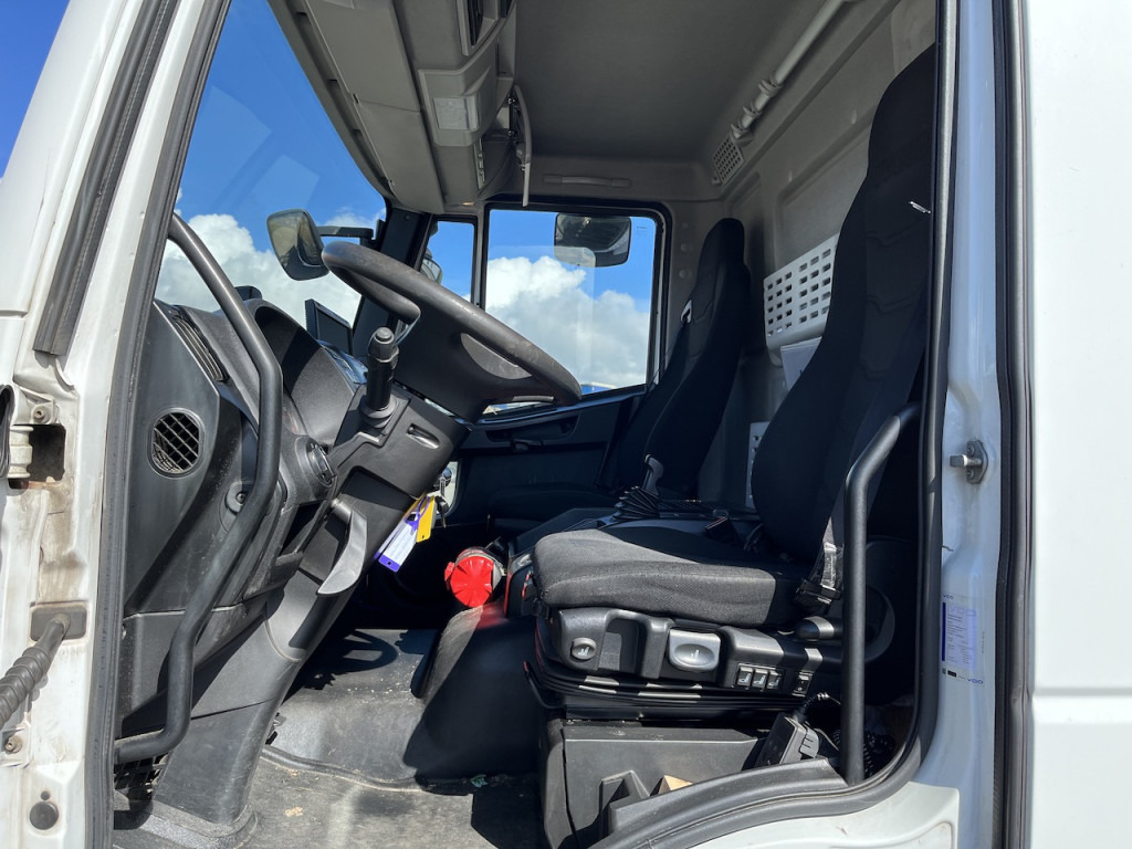 Box truck Iveco 120E25 Eurocargo 4x2  Koffer | Ladebordwand: picture 10