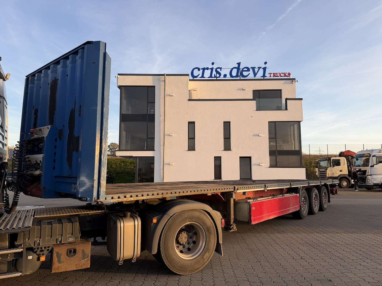 Krone SDP 27 - Dropside/ Flatbed semi-trailer: picture 1 Krone SDP 27 - Dropside/ Flatbed semi-trailer: picture 1