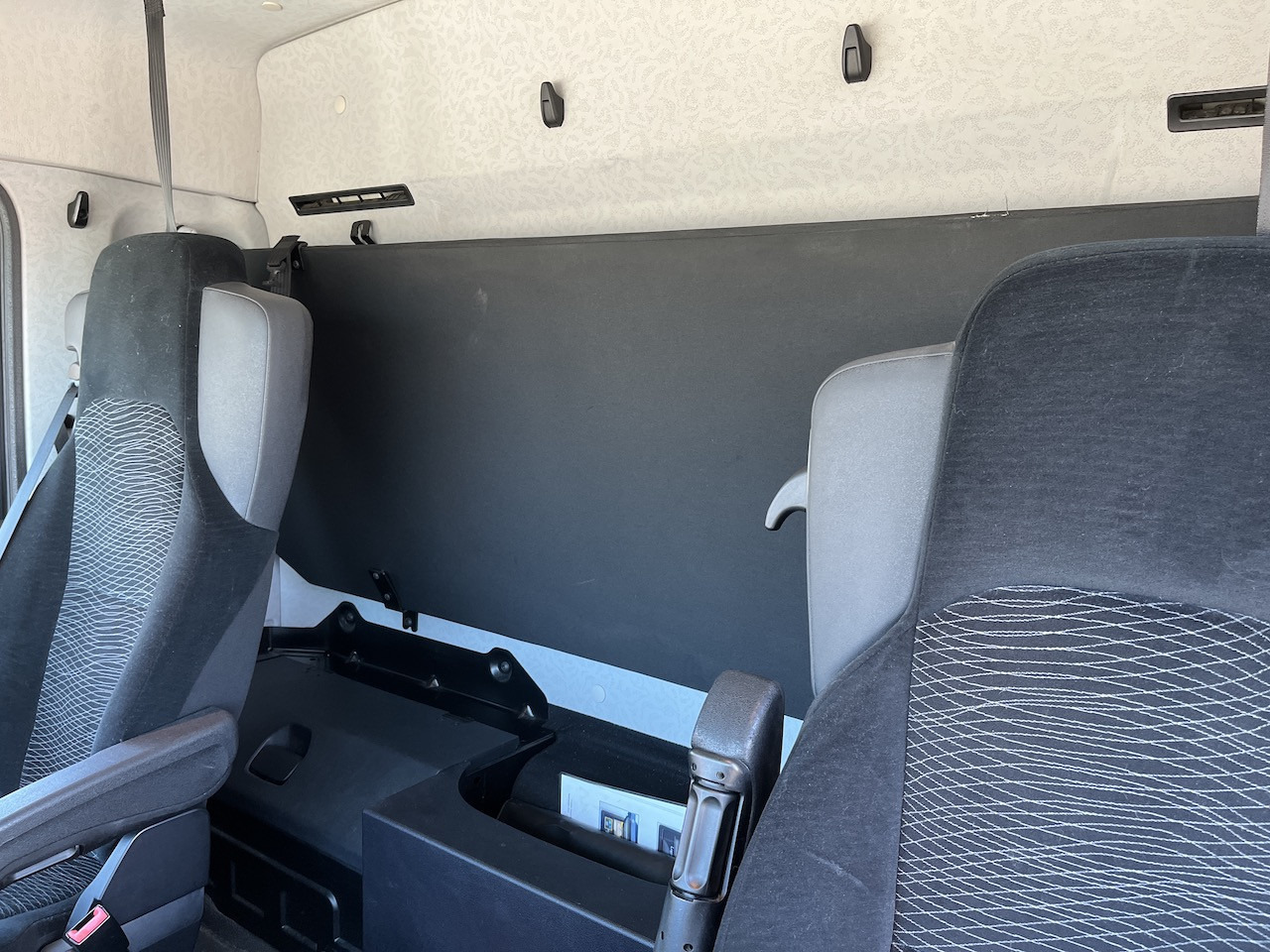 Mercedes-Benz Antos 1840 4x4 HAD LBW Kühlung Flüssigstickstoff - Refrigerator truck: picture 3 Mercedes-Benz Antos 1840 4x4 HAD LBW Kühlung Flüssigstickstoff - Refrigerator truck: picture 3