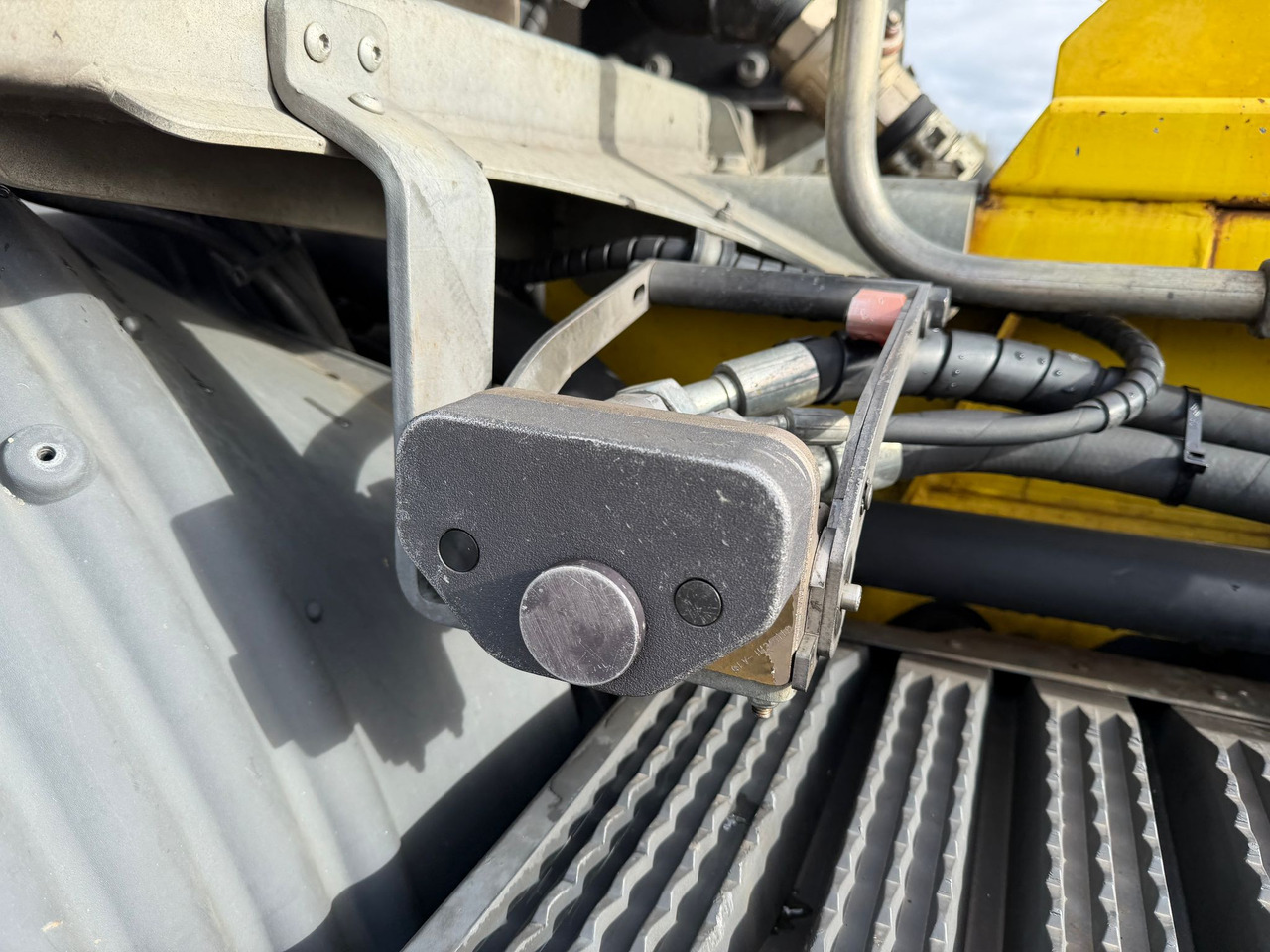 Scania P 410 8x4 Palfinger   Getriebeschaden - Hook lift truck: picture 2 Scania P 410 8x4 Palfinger   Getriebeschaden - Hook lift truck: picture 2