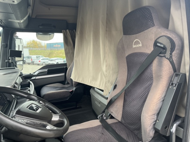 MAN TGX 18.500 4x2 Intader - Tractor unit: picture 2 MAN TGX 18.500 4x2 Intader - Tractor unit: picture 2