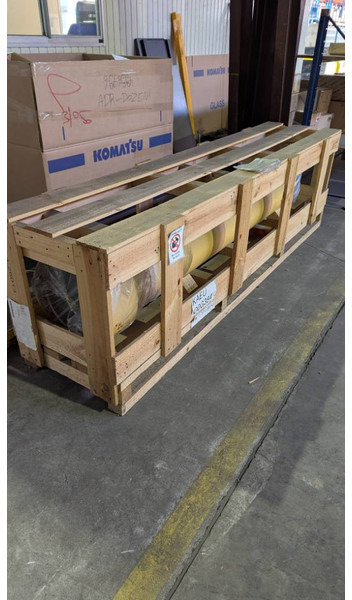 New Wheel loader Komatsu WA900-3: picture 1