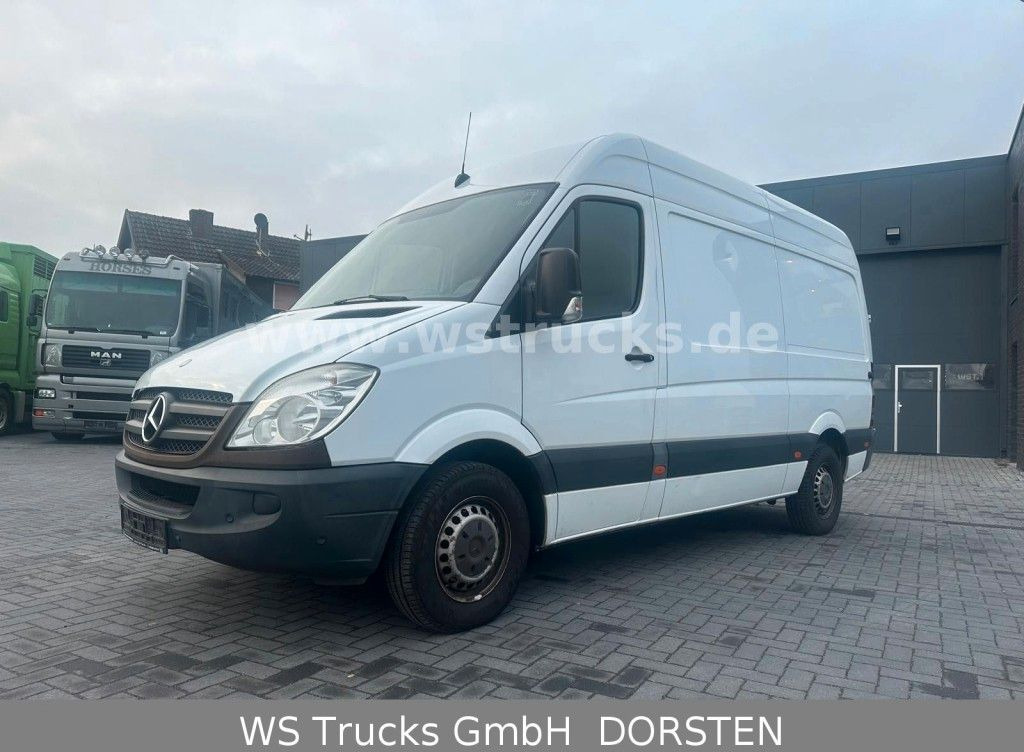 Mercedes-Benz Sprinter II Kasten 216 CDI Hoch/Lang - Car: picture 3 Mercedes-Benz Sprinter II Kasten 216 CDI Hoch/Lang - Car: picture 3