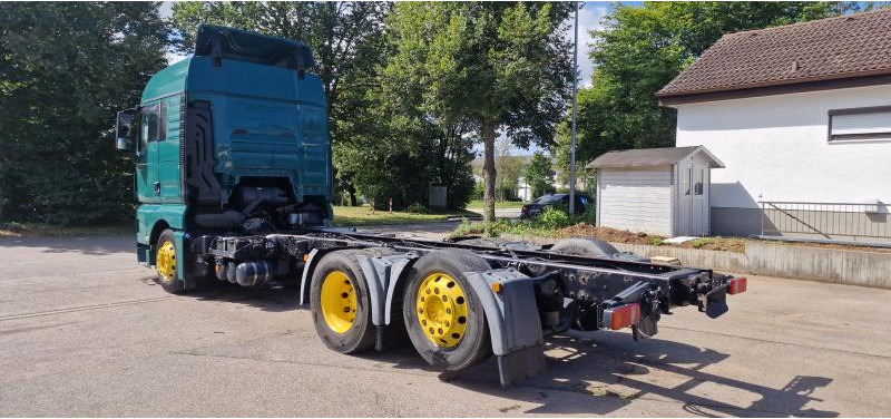 MAN TGX 26.440 FLL 6x2 Fahrgestell Intarder E6 - Cab chassis truck: picture 3 MAN TGX 26.440 FLL 6x2 Fahrgestell Intarder E6 - Cab chassis truck: picture 3
