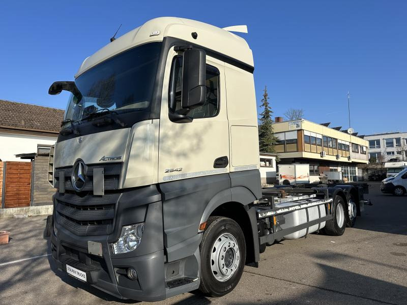 Mercedes Actros 2542 LL BDF Standard 6x2 LBW - Container transporter/ Swap body truck: picture 1 Mercedes Actros 2542 LL BDF Standard 6x2 LBW - Container transporter/ Swap body truck: picture 1