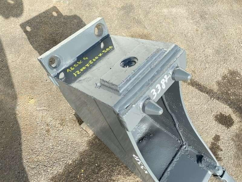 MECALAC 340mm - séries 8 / 10 / 11 et 12 - Excavator bucket: picture 4 MECALAC 340mm - séries 8 / 10 / 11 et 12 - Excavator bucket: picture 4