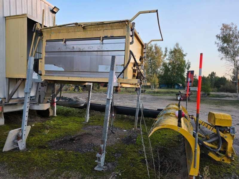 SALEUSE + LAME A NEIGE - Snow plough, Sand/ Salt spreader: picture 2 SALEUSE + LAME A NEIGE - Snow plough, Sand/ Salt spreader: picture 2