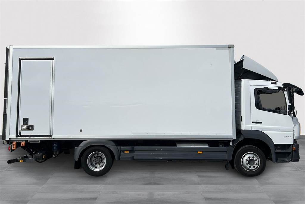 Mercedes-Benz ATEGO 1224L KSA-kori + PL - Box truck: picture 4 Mercedes-Benz ATEGO 1224L KSA-kori + PL - Box truck: picture 4