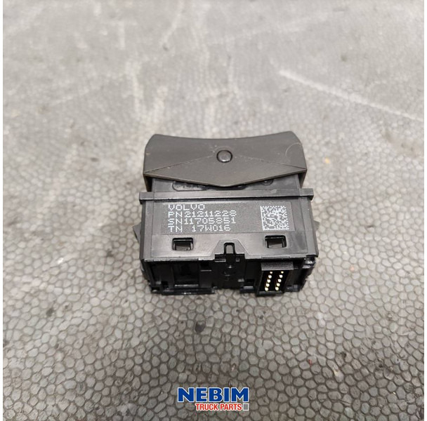 Volvo Volvo - 21211228 - Schakelaar - Spare parts: picture 2 Volvo Volvo - 21211228 - Schakelaar - Spare parts: picture 2