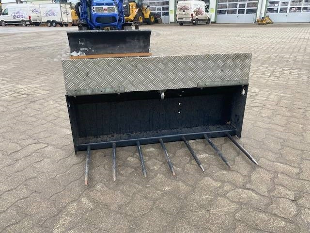 Compact tractor Iseki TM 3267 AHL K (12005269): picture 17 Compact tractor Iseki TM 3267 AHL K (12005269): picture 17