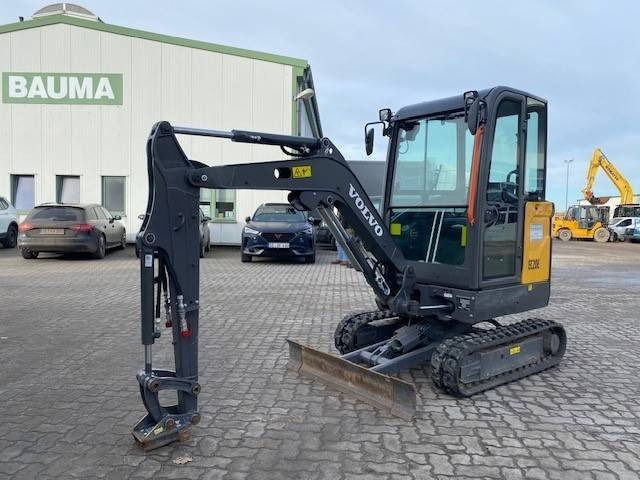Volvo EC 20 E MIETE / RENTAL (12002071) - Mini excavator: picture 1 Volvo EC 20 E MIETE / RENTAL (12002071) - Mini excavator: picture 1