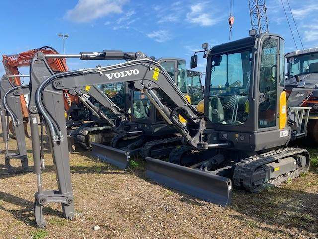 Volvo ECR 35 D MIETE / RENTAL (12002078) - Mini excavator: picture 1 Volvo ECR 35 D MIETE / RENTAL (12002078) - Mini excavator: picture 1