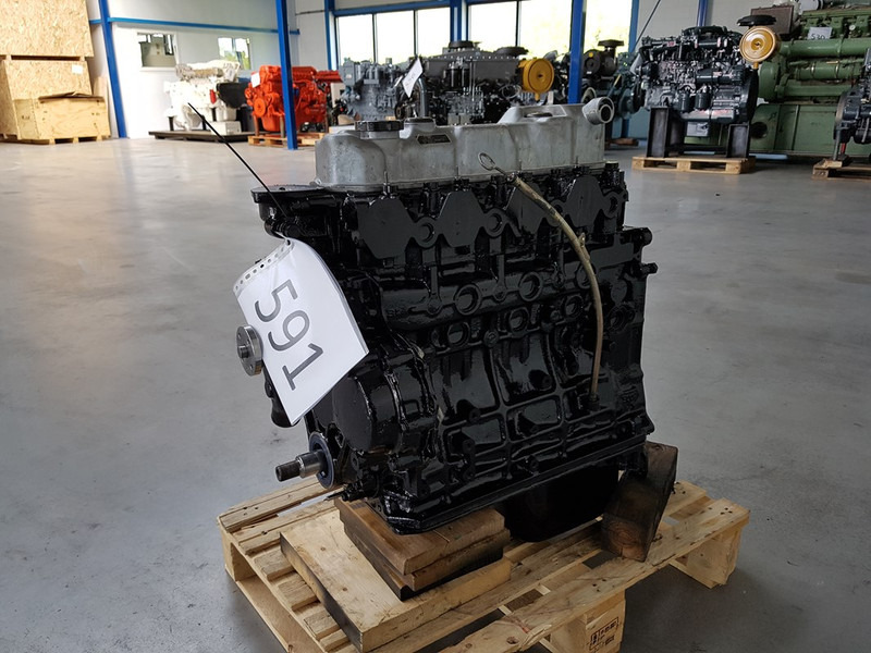 Mitsubishi 4D31 LONG-BLOCK - Construction machinery: picture 2 Mitsubishi 4D31 LONG-BLOCK - Construction machinery: picture 2