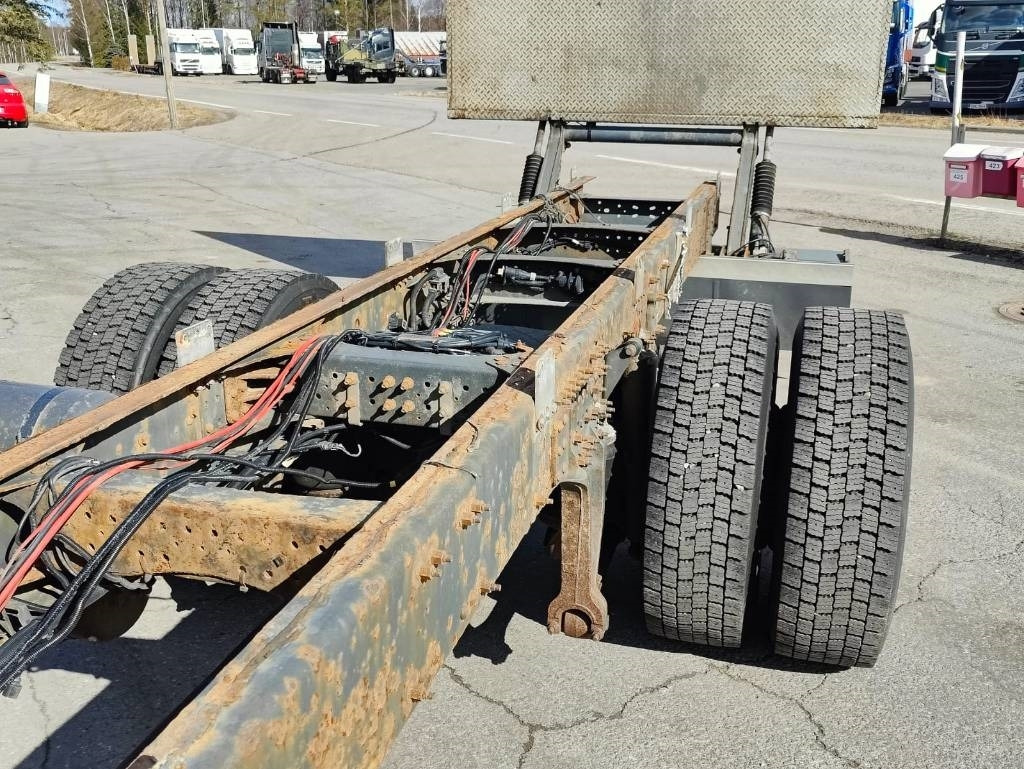 Cab chassis truck Volvo FM 11: picture 7