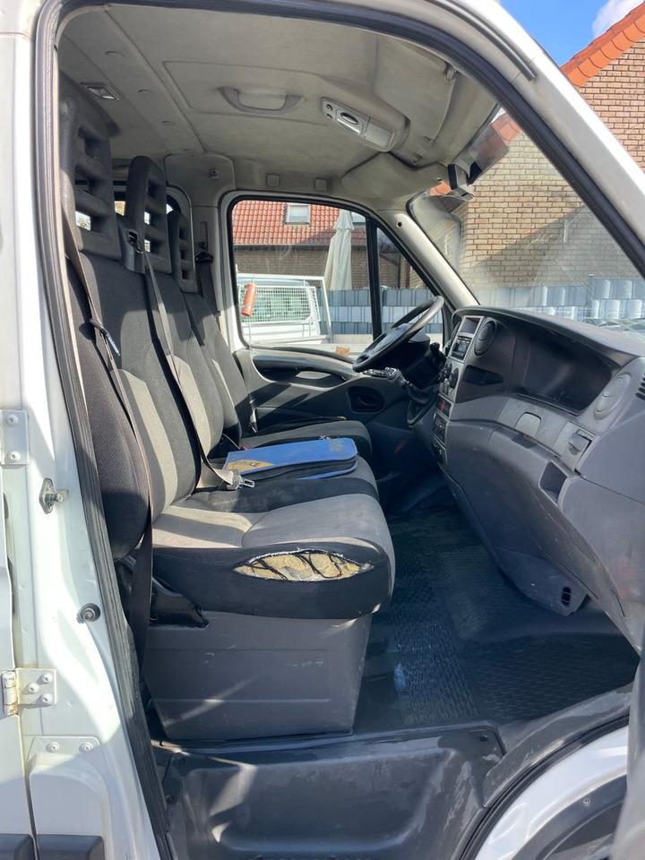 Iveco Daily 35S14 Pritsche, DoKa, Klima on lease Iveco Daily 35S14 Pritsche, DoKa, Klima: picture 15 Iveco Daily 35S14 Pritsche, DoKa, Klima on lease Iveco Daily 35S14 Pritsche, DoKa, Klima: picture 15