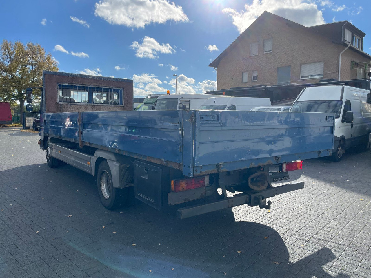 Mercedes-Benz Atego 818 Pritsche Euro 5 - Flatbed van: picture 2 Mercedes-Benz Atego 818 Pritsche Euro 5 - Flatbed van: picture 2