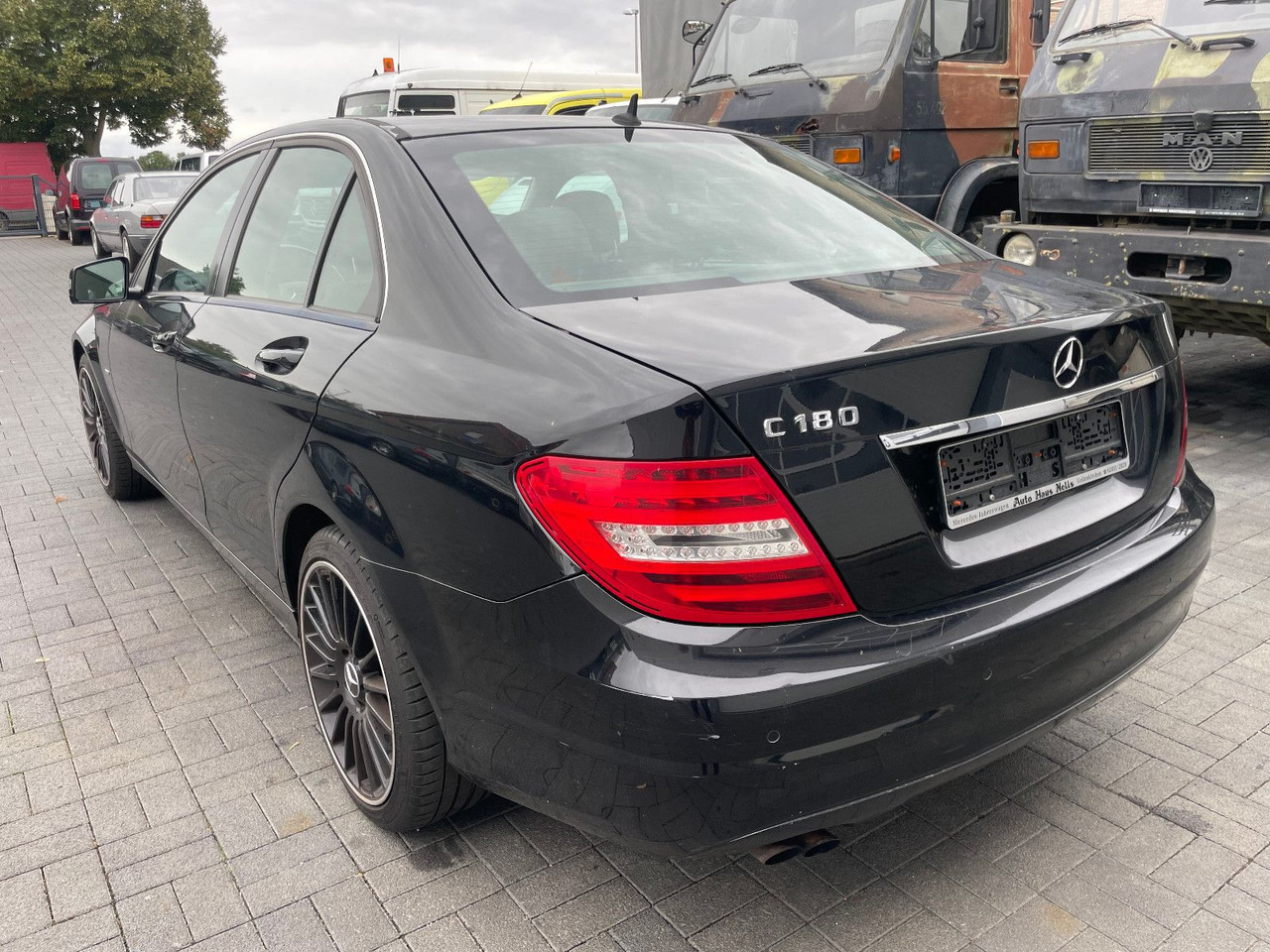 Mercedes-Benz C 180 C -Klasse Lim. C 180 CGI BlueEfficiency - Sedan: picture 4 Mercedes-Benz C 180 C -Klasse Lim. C 180 CGI BlueEfficiency - Sedan: picture 4