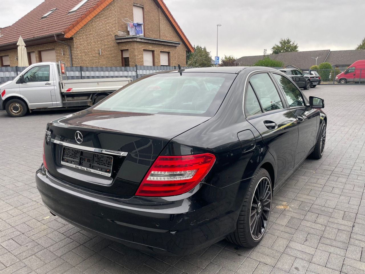 Mercedes-Benz C 180 C -Klasse Lim. C 180 CGI BlueEfficiency - Sedan: picture 2 Mercedes-Benz C 180 C -Klasse Lim. C 180 CGI BlueEfficiency - Sedan: picture 2