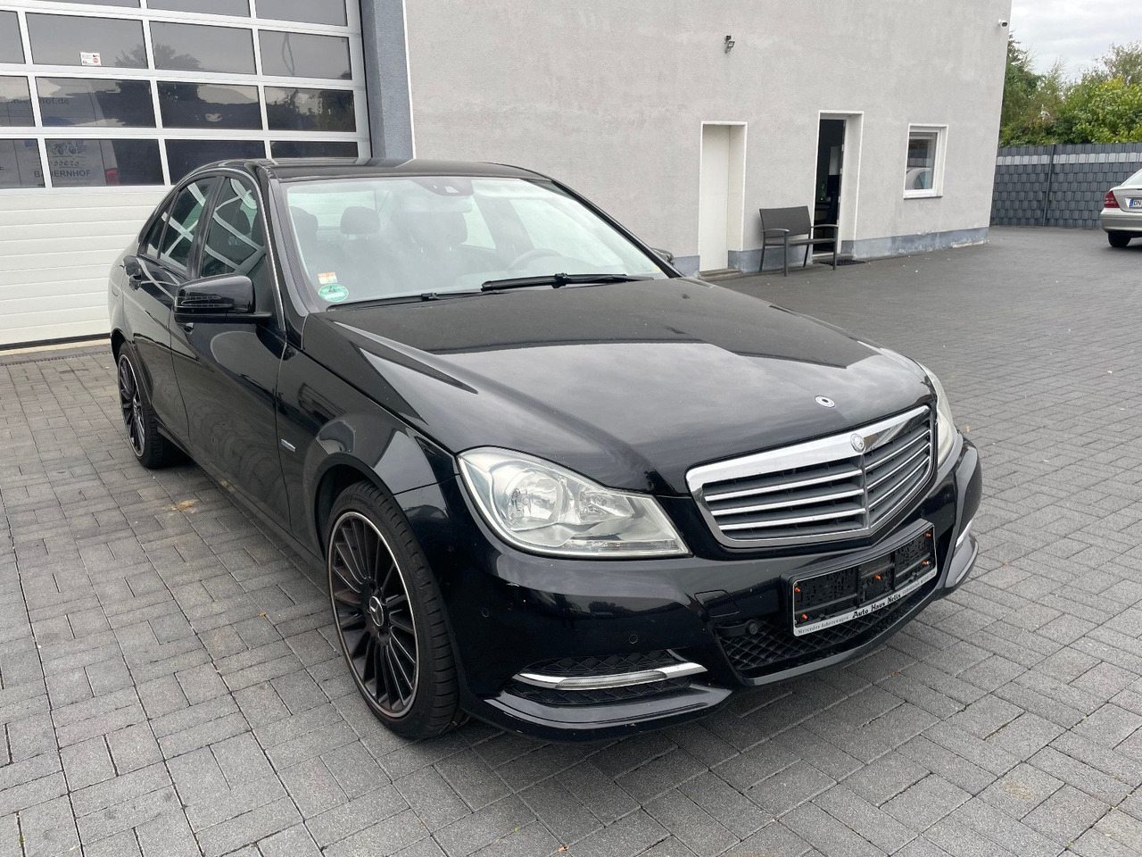 Mercedes-Benz C 180 C -Klasse Lim. C 180 CGI BlueEfficiency - Sedan: picture 1 Mercedes-Benz C 180 C -Klasse Lim. C 180 CGI BlueEfficiency - Sedan: picture 1