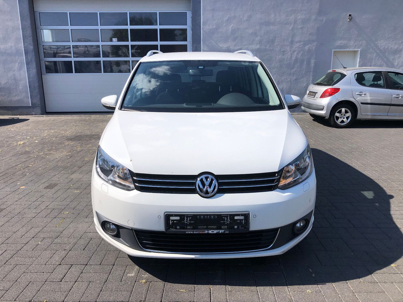 Volkswagen Touran 2.0 TDI Cup, 7-Sitzer - Passenger van: picture 5 Volkswagen Touran 2.0 TDI Cup, 7-Sitzer - Passenger van: picture 5
