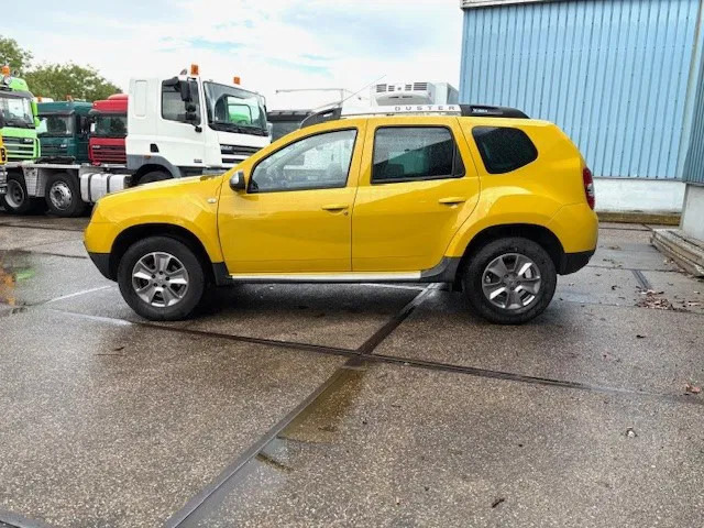 Dacia Duster 1.5DCI 4x4 MINI MPV (6 GEARS MANUAL GEARBOX / AIRCONDITIONING / CRUISE CONTROL / ETC.) - Car: picture 5 Dacia Duster 1.5DCI 4x4 MINI MPV (6 GEARS MANUAL GEARBOX / AIRCONDITIONING / CRUISE CONTROL / ETC.) - Car: picture 5