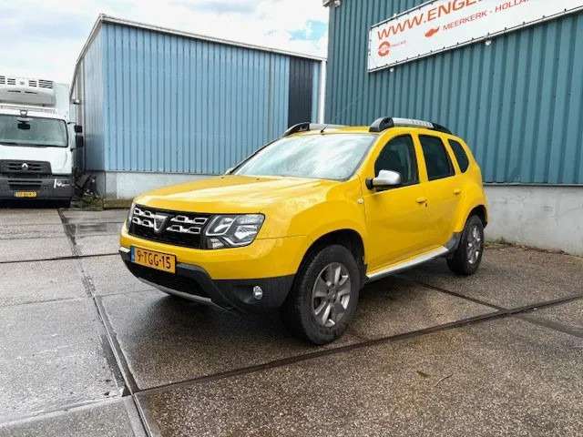 Dacia Duster 1.5DCI 4x4 MINI MPV (6 GEARS MANUAL GEARBOX / AIRCONDITIONING / CRUISE CONTROL / ETC.) - Car: picture 1 Dacia Duster 1.5DCI 4x4 MINI MPV (6 GEARS MANUAL GEARBOX / AIRCONDITIONING / CRUISE CONTROL / ETC.) - Car: picture 1