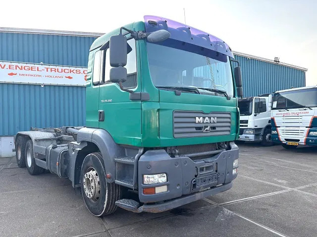 MAN TGA 26.360BB 6x4 FULL STEEL MULTILIFT HOOK-ARM (ZF16 MANUAL GEARBOX / FULL STEEL SUSPENSION / REDUCTION AXLES / AIRCONDITIONING) - Hook lift truck: picture 2 MAN TGA 26.360BB 6x4 FULL STEEL MULTILIFT HOOK-ARM (ZF16 MANUAL GEARBOX / FULL STEEL SUSPENSION / REDUCTION AXLES / AIRCONDITIONING) - Hook lift truck: picture 2