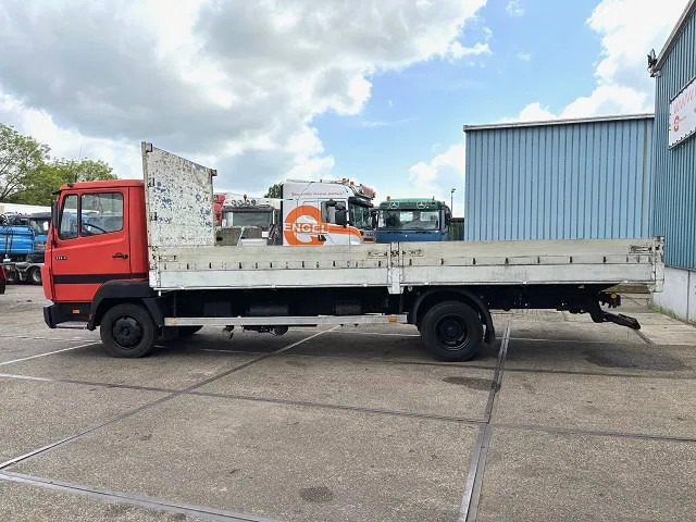 Mercedes-Benz LK 814 (6-CILINDER) WITH OPEN (TENT) BOX & ALUMNIUM SIDE BORDS (MANUAL GEARBOX / 3TH SEAT IN CABIN) - Dropside/ Flatbed truck: picture 5 Mercedes-Benz LK 814 (6-CILINDER) WITH OPEN (TENT) BOX & ALUMNIUM SIDE BORDS (MANUAL GEARBOX / 3TH SEAT IN CABIN) - Dropside/ Flatbed truck: picture 5