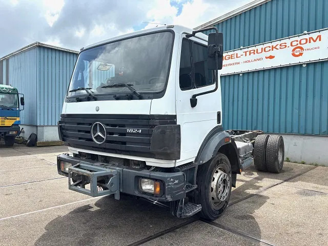 Mercedes-Benz SK 1824 4x2 FULL STEEL SUSPENSION CHASSIS (MANUAL GEARBOX / REDUCTION AXLE / FULL STEEL SUSPENSION) - Cab chassis truck: picture 1 Mercedes-Benz SK 1824 4x2 FULL STEEL SUSPENSION CHASSIS (MANUAL GEARBOX / REDUCTION AXLE / FULL STEEL SUSPENSION) - Cab chassis truck: picture 1