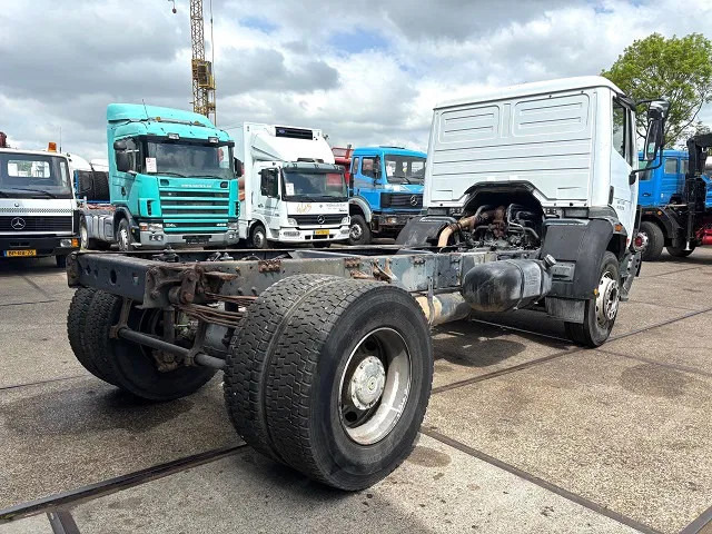 Mercedes-Benz SK 1824 4x2 FULL STEEL SUSPENSION CHASSIS (MANUAL GEARBOX / REDUCTION AXLE / FULL STEEL SUSPENSION) - Cab chassis truck: picture 3 Mercedes-Benz SK 1824 4x2 FULL STEEL SUSPENSION CHASSIS (MANUAL GEARBOX / REDUCTION AXLE / FULL STEEL SUSPENSION) - Cab chassis truck: picture 3