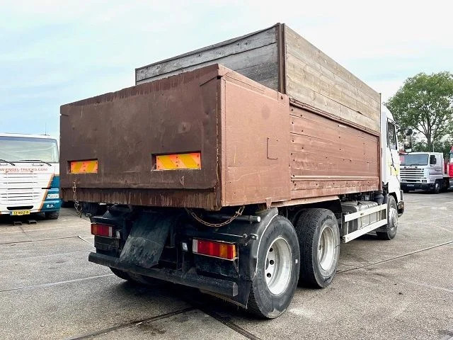 Scania R143-450 V8 STREAMLINE 6x2 FULL STEEL KIPPER (MANUAL GEARBOX / FULL STEEL SUSPENSION / 10 TIRES / ROBSON DRIVE / MECHANICAL PUMP - Tipper: picture 3 Scania R143-450 V8 STREAMLINE 6x2 FULL STEEL KIPPER (MANUAL GEARBOX / FULL STEEL SUSPENSION / 10 TIRES / ROBSON DRIVE / MECHANICAL PUMP - Tipper: picture 3