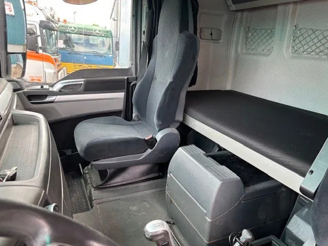 Tractor unit MAN TGX 18.440 BLS XLX (ZF16 MANUAL GEARBOX / 2x DIESELTANK / AIRCONDITIONING / ELECTRICAL MAINSWITCH / FRIDGE / EURO 6): picture 11