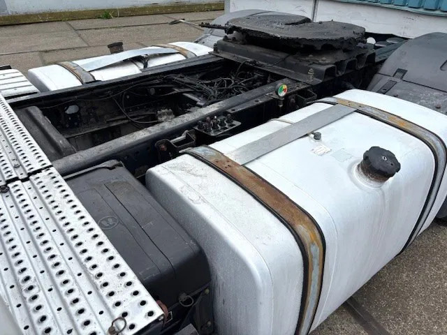 Tractor unit MAN TGX 18.440 BLS XLX (ZF16 MANUAL GEARBOX / 2x DIESELTANK / AIRCONDITIONING / ELECTRICAL MAINSWITCH / FRIDGE / EURO 6): picture 13