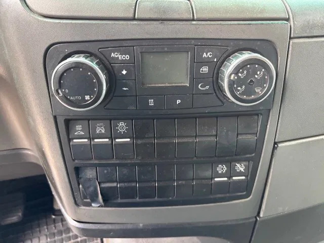 Tractor unit MAN TGX 18.440 BLS XLX (ZF16 MANUAL GEARBOX / 2x DIESELTANK / AIRCONDITIONING / ELECTRICAL MAINSWITCH / FRIDGE / EURO 6): picture 9