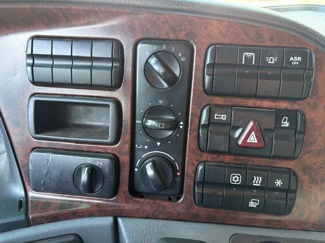 Tractor unit Mercedes-Benz Actros 1846 LS (MP2) (EPS WITH CLUTCH (3 PEDALS) / RETARDER / AIRCONDITIONING / ETC): picture 10