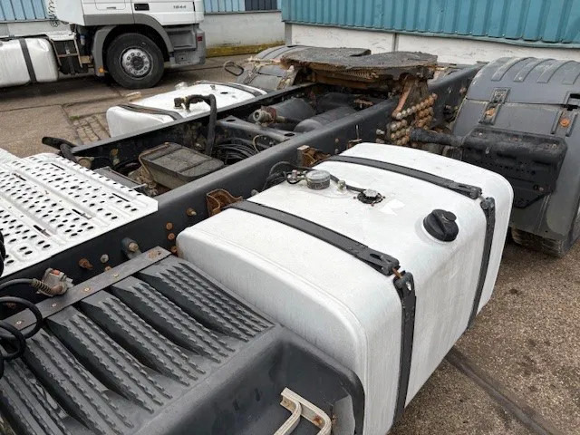 Tractor unit Scania R380 LA 4x2 DAYCAB (EURO 3 / 12 GEARS MANUAL GEARBOX / RETARDER / HYDRAULIC KIT / P.T.O.): picture 8