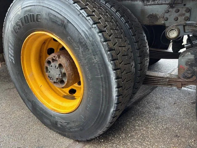 Hook lift truck Volvo FL 12.380 6x2 A-RIDE (ORIGINAL DUTCH) HOOK-ARM CONTAINER SYSTEM (FULL STEEL SUSPENSION / REDUCTION AXLE / 10 TIRES / 8.000 KG. F: picture 7