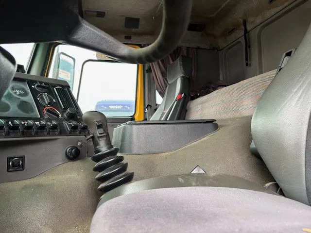 Hook lift truck Volvo FL 12.380 6x2 A-RIDE (ORIGINAL DUTCH) HOOK-ARM CONTAINER SYSTEM (FULL STEEL SUSPENSION / REDUCTION AXLE / 10 TIRES / 8.000 KG. F: picture 12