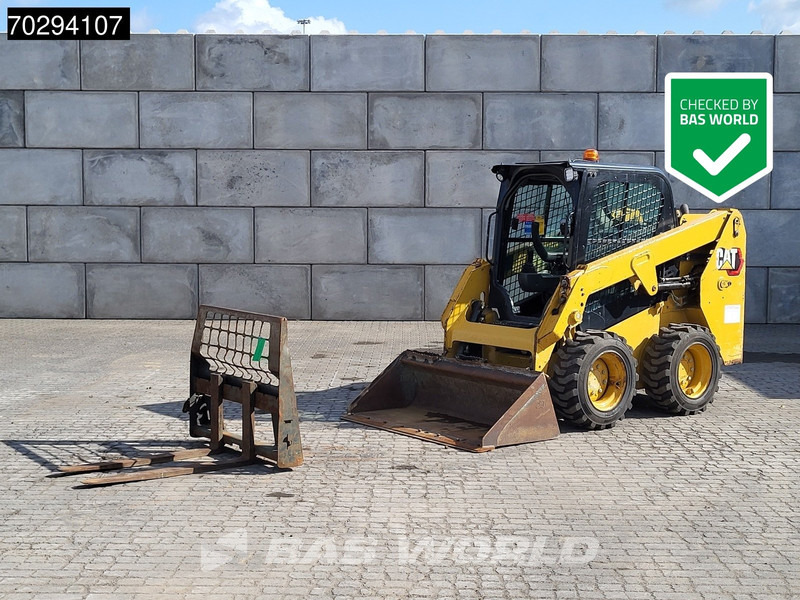 Caterpillar 226 D3 BUCKET + FORKS - Skid steer loader: picture 1 Caterpillar 226 D3 BUCKET + FORKS - Skid steer loader: picture 1
