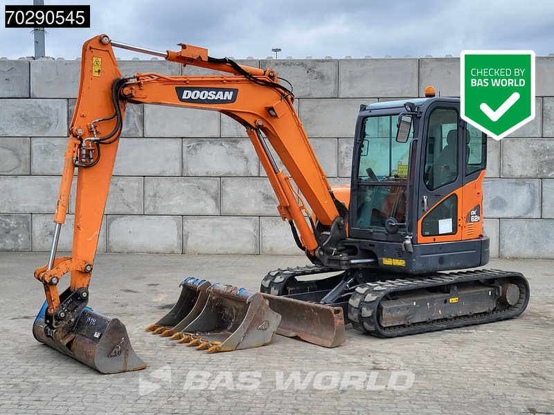 Doosan DX62 R-3 3 BUCKETS - A/C - Mini excavator: picture 1 Doosan DX62 R-3 3 BUCKETS - A/C - Mini excavator: picture 1