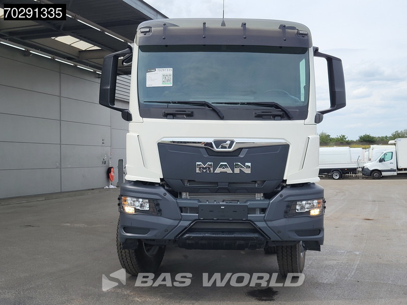New Cab chassis truck MAN TGS 41.400 8X4 New 8x4 chassis Engine PTO Steelsuspension Big-Axle Manual Euro 2: picture 6
