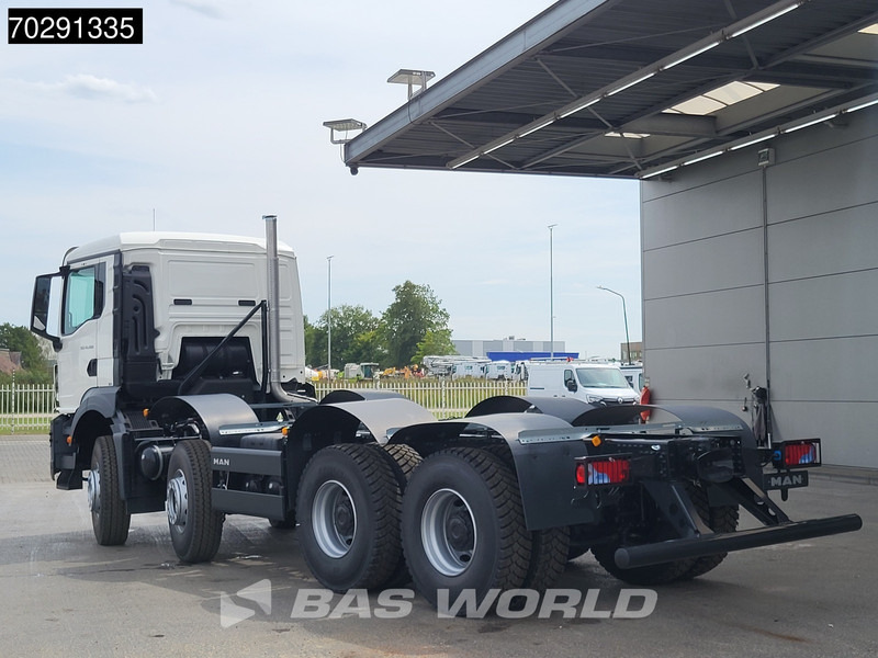 MAN TGS 41.400 8X4 New 8x4 chassis Engine PTO Steelsuspension Big-Axle Manual Euro 2 - Cab chassis truck: picture 2 MAN TGS 41.400 8X4 New 8x4 chassis Engine PTO Steelsuspension Big-Axle Manual Euro 2 - Cab chassis truck: picture 2