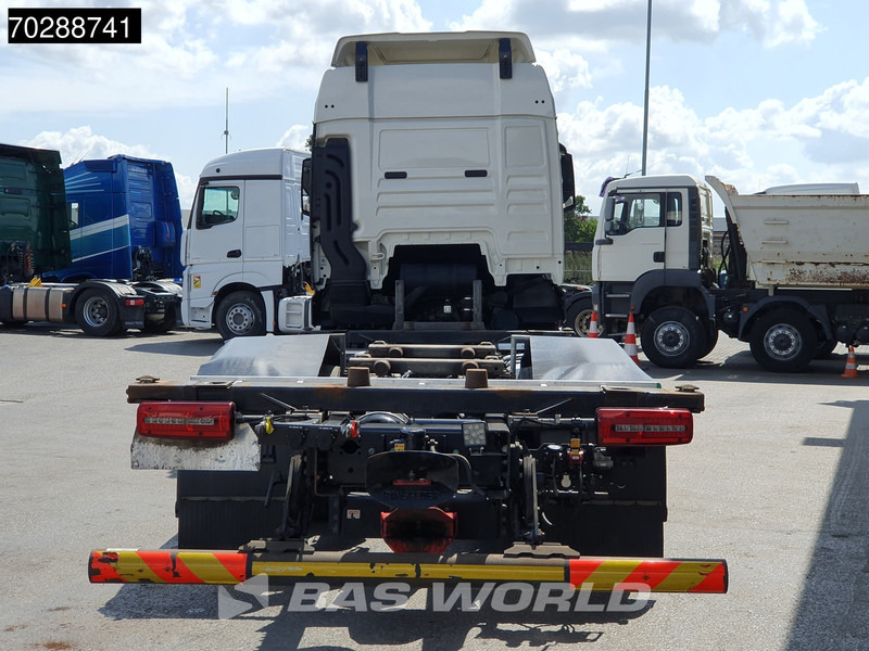 Container transporter/ Swap body truck MAN TGX 26.470 6X2 BDF Retarder Liftachse LED Euro 6: picture 6